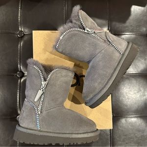 Ugg Florence Grey Zipper Boots size 7 toddler